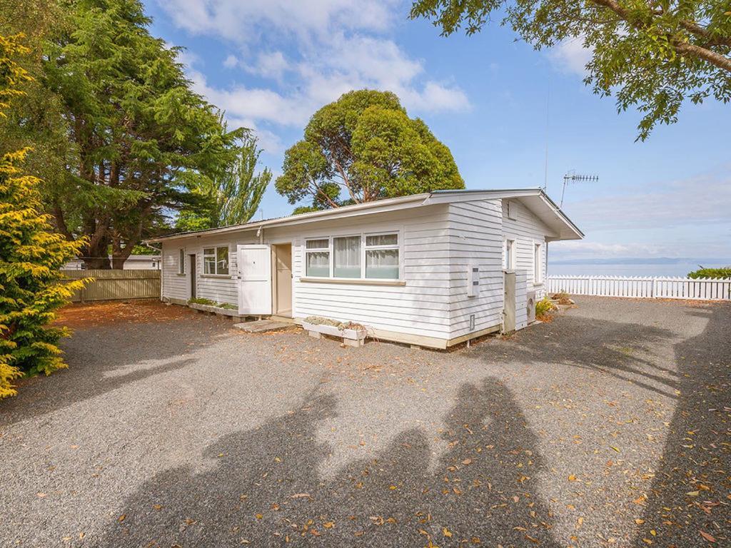 Lake Edge Cottage - Waitahanui Holiday Home Exterior foto