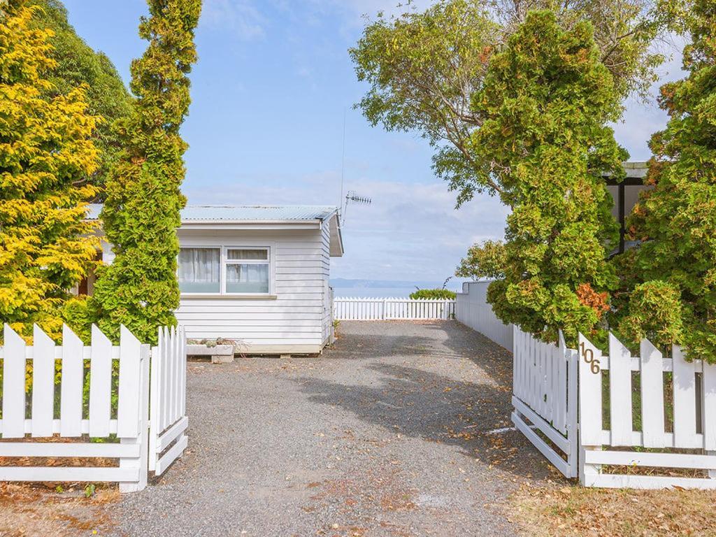 Lake Edge Cottage - Waitahanui Holiday Home Exterior foto
